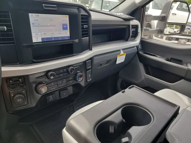 New 2026 Oxford White Ford XL image 21