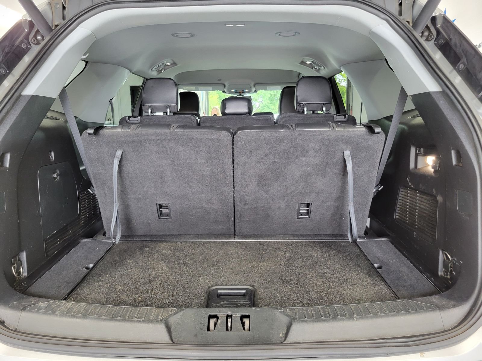 Used 2020 Silver Ford XLT image 28