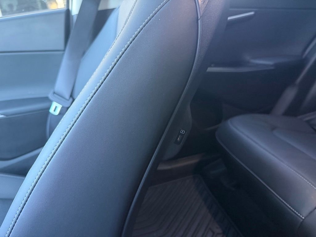 Used 2024 Interstellar Gray Kia Wind image 20