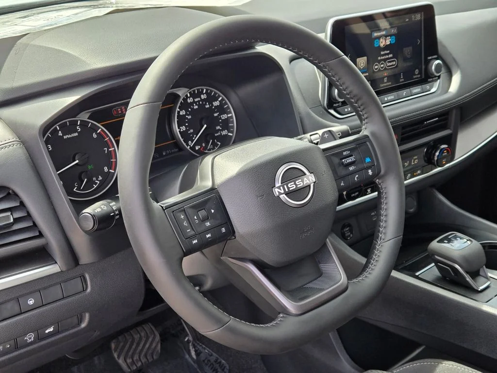 New 2026 Everest White Pearl TriCoat Nissan SV image 10