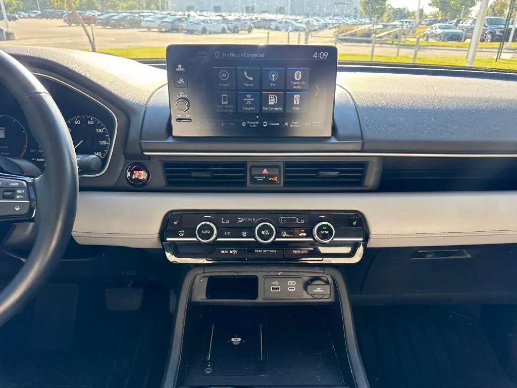 Used 2025 Obsidian Blue Pearl Honda EX-L image 18