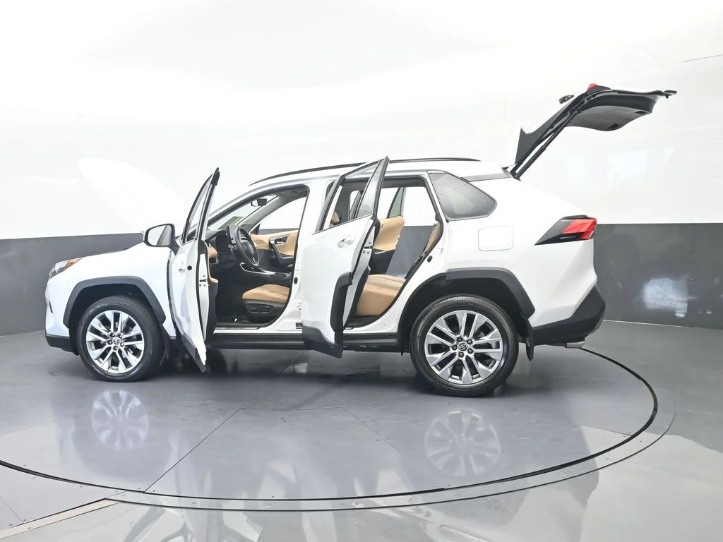 Used 2023 Ice Cap Toyota Limited image 71