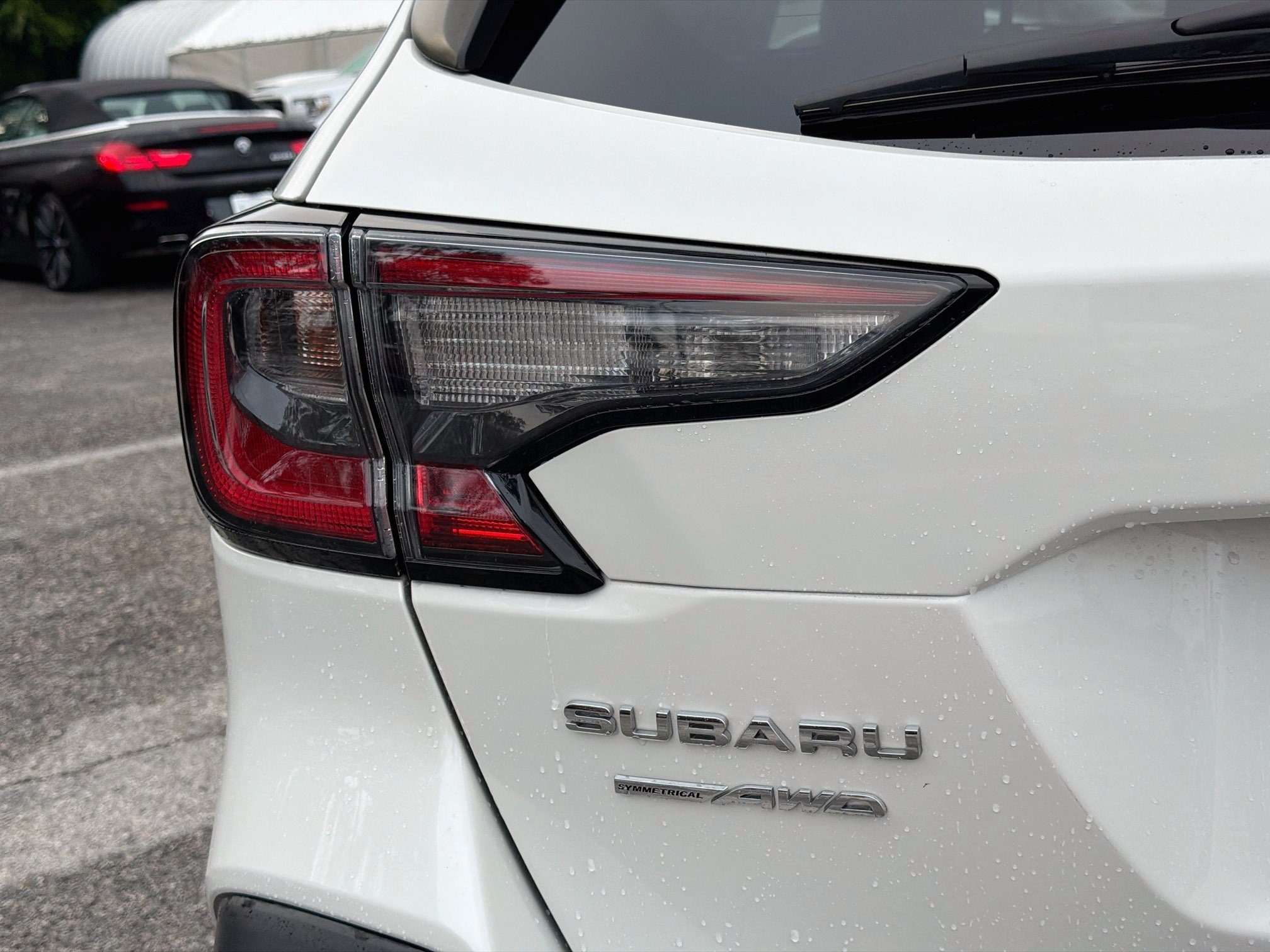Used 2020 Crystal White Pearl Subaru Limited image 10