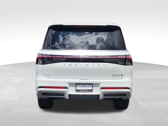 New 2027 RADIANT WHITE INFINITI Luxe 4WD image 4