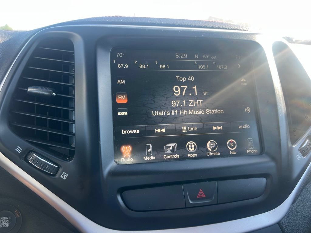 Used 2018 Black Jeep Trailhawk image 26