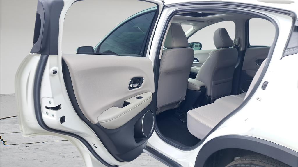Used 2017 White Honda EX image 11