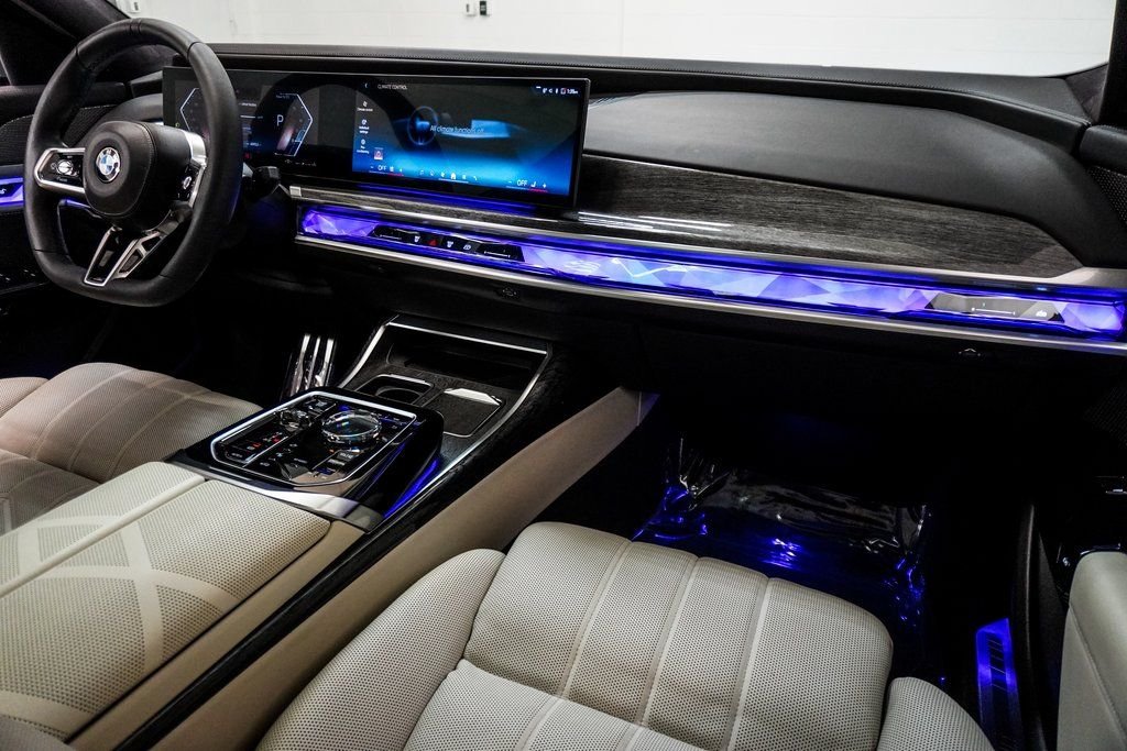 Used 2023 Gray BMW 760i xDrive image 15