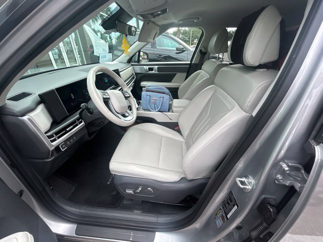 Certified Used 2025 Shimmering Silver Hyundai SEL image 4