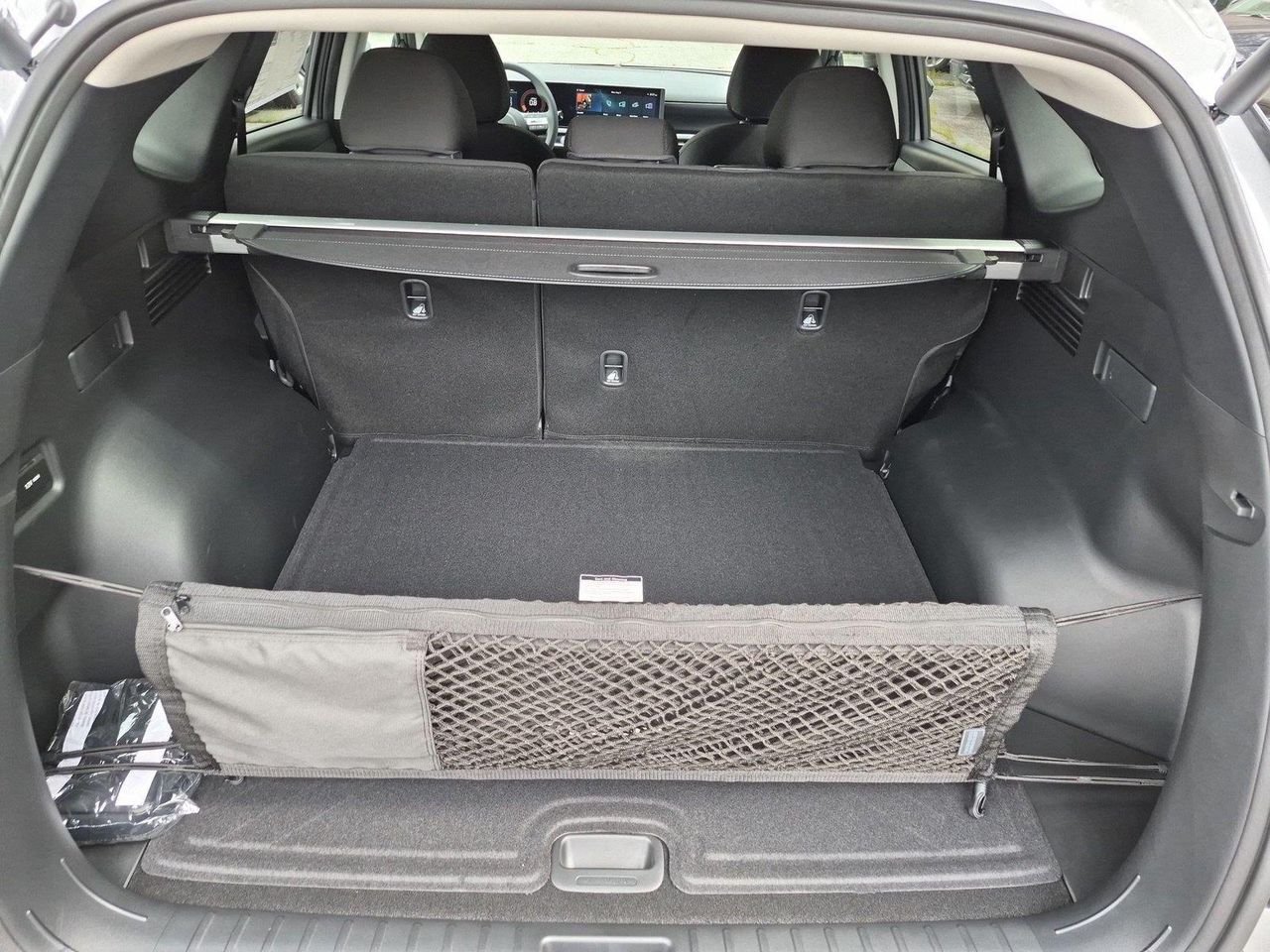 New 2026 Shimmering Silver Hyundai SEL AWD image 32