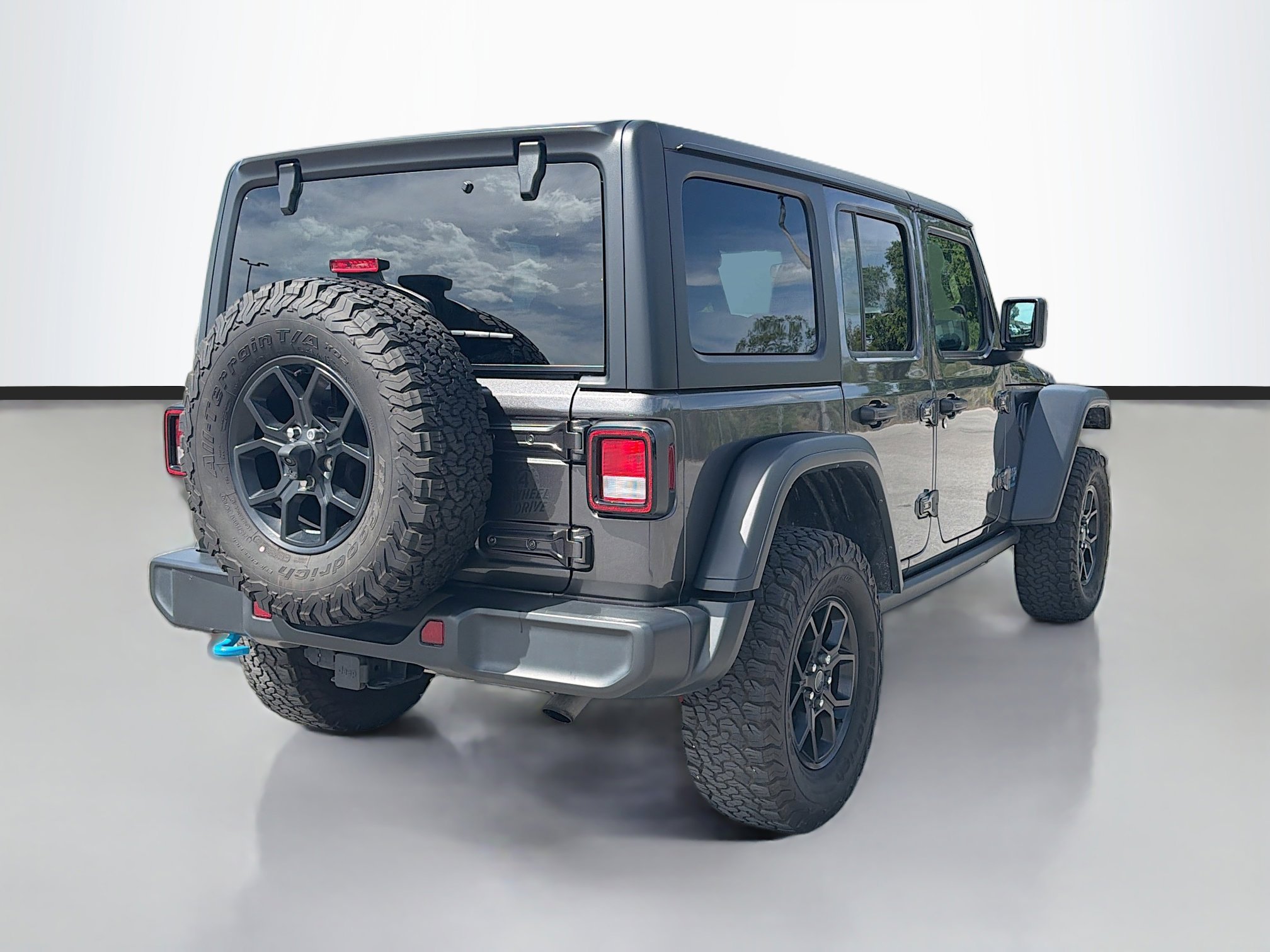 Used 2024 Granite Crystal Metallic Clearcoat Jeep Willys image 5