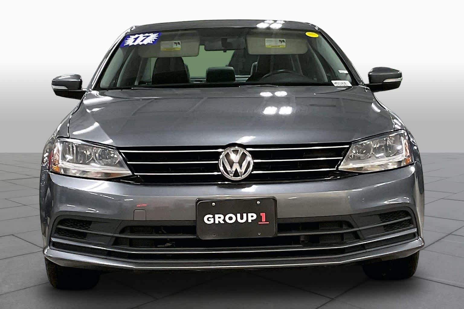 Used 2017 Platinum Gray Metallic Volkswagen 1.4T SE image 4