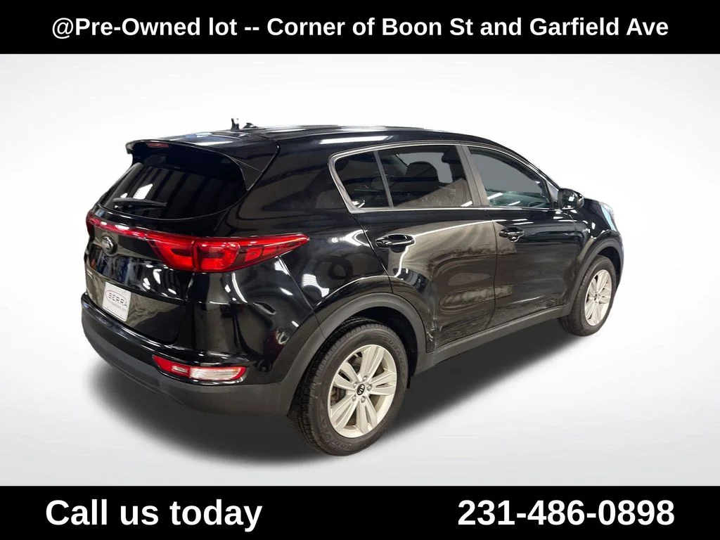 Used 2017 Red Kia LX image 5