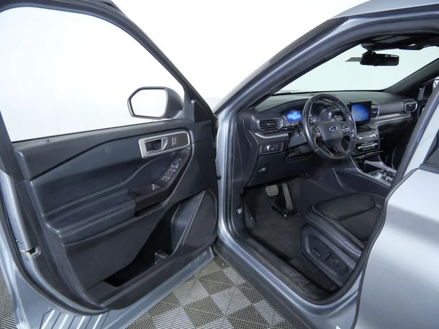 Certified Used 2020 Silver Ford XLT image 17