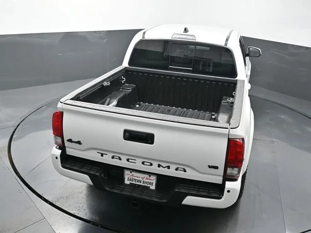 Used 2022 White Toyota SR5 image 49