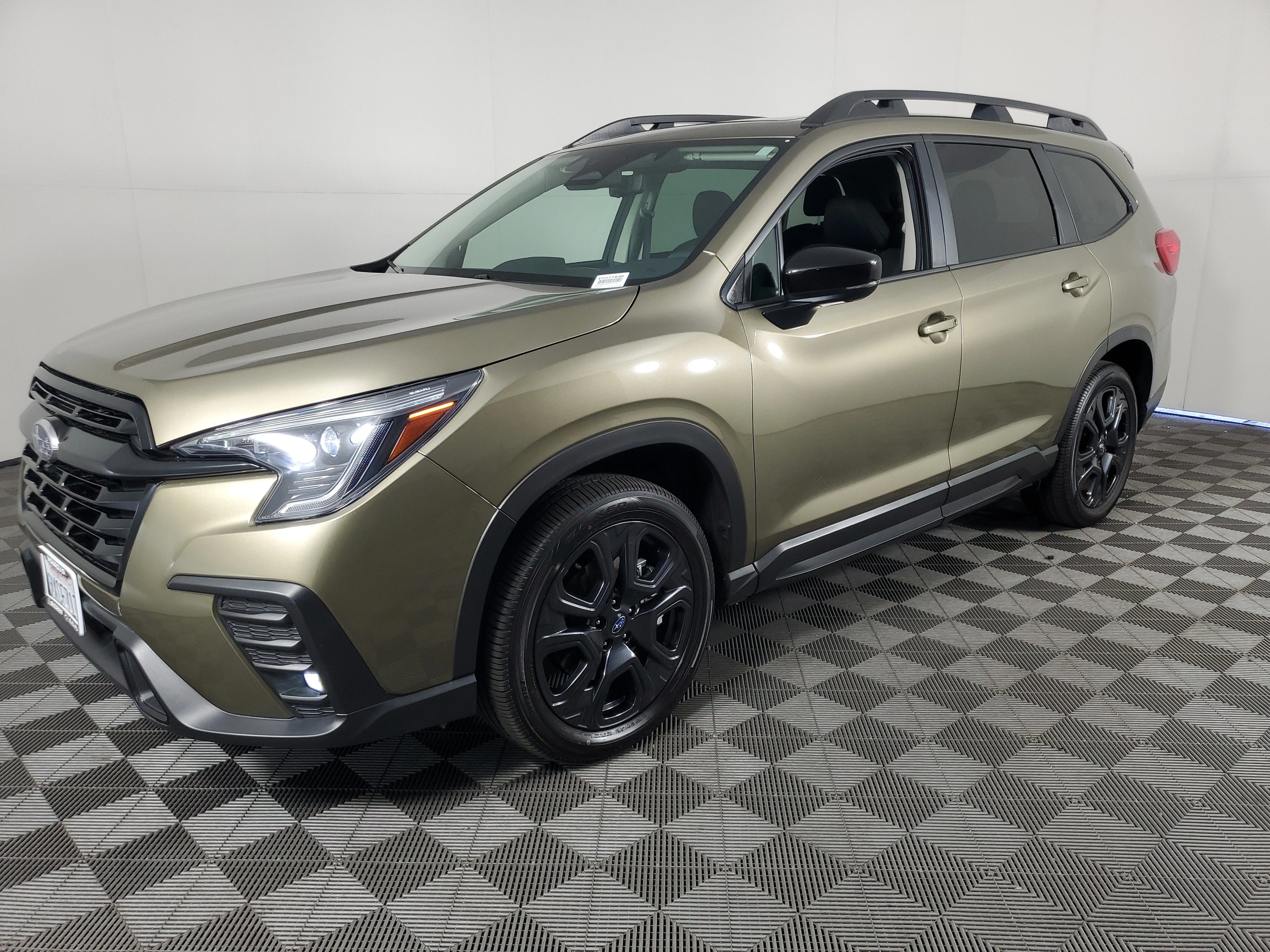 Certified Used 2025 Autumn Green Metallic Subaru Onyx Edition Touring image 8