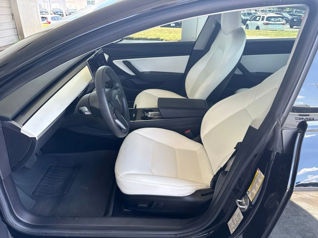 Used 2019 Black Tesla  image 13