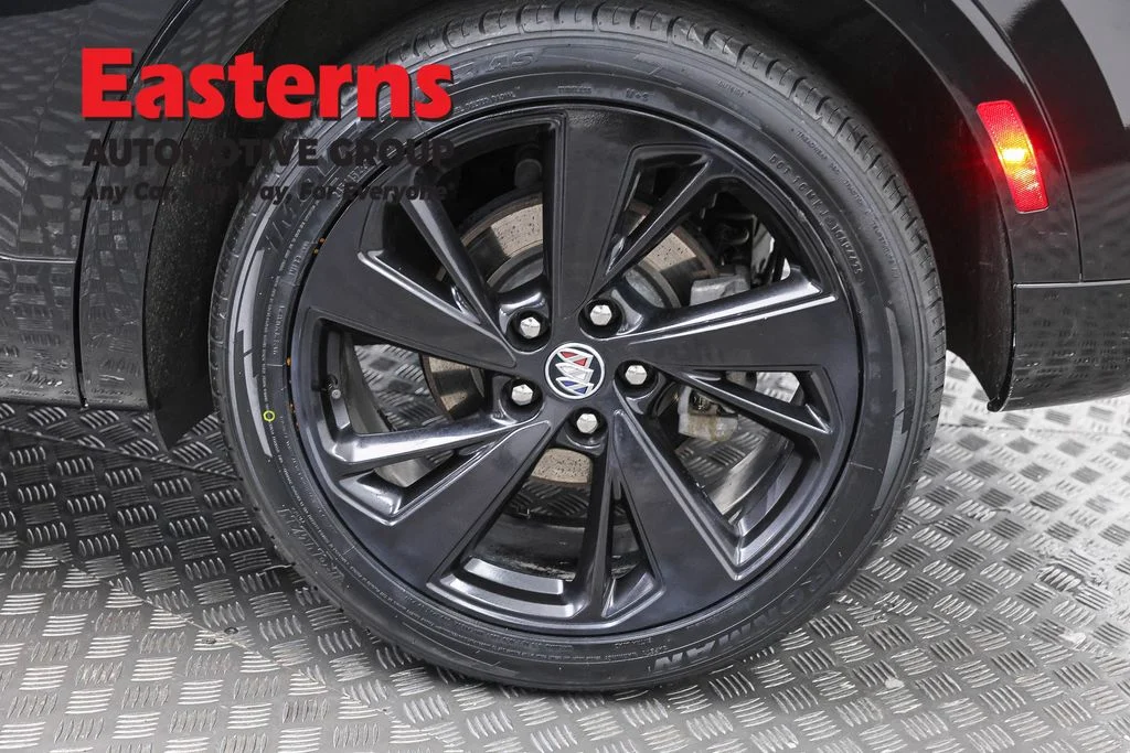 Used 2023 Black Buick Essence image 34