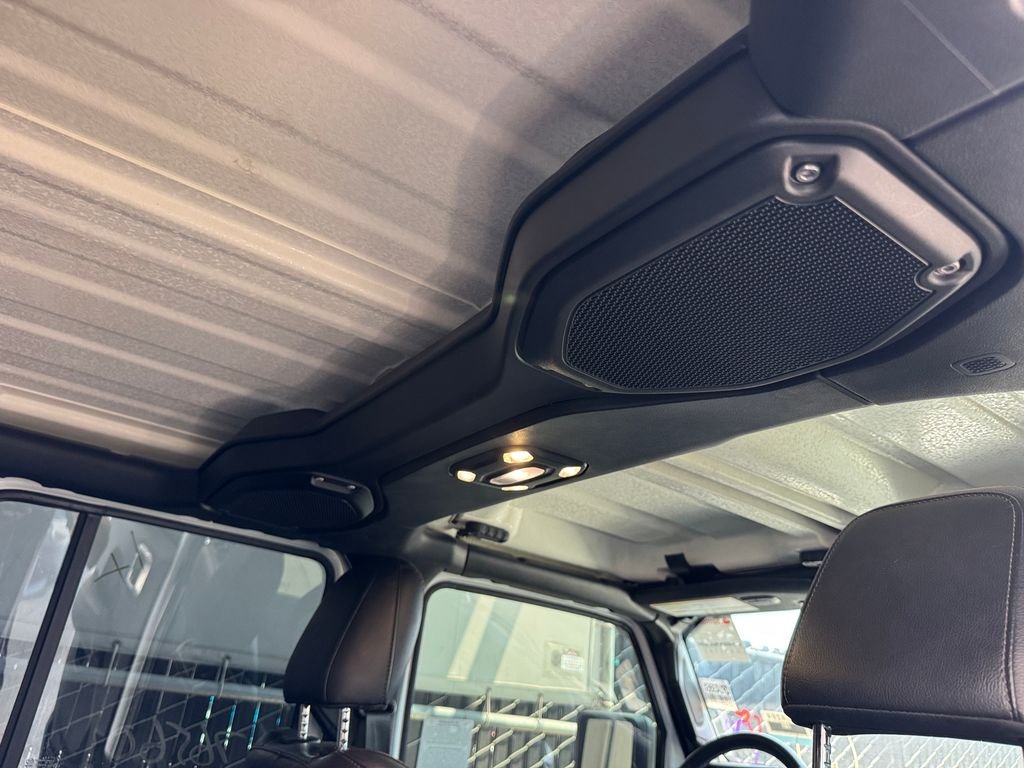 Used 2022 White Jeep Unlimited Sahara 4xe image 5