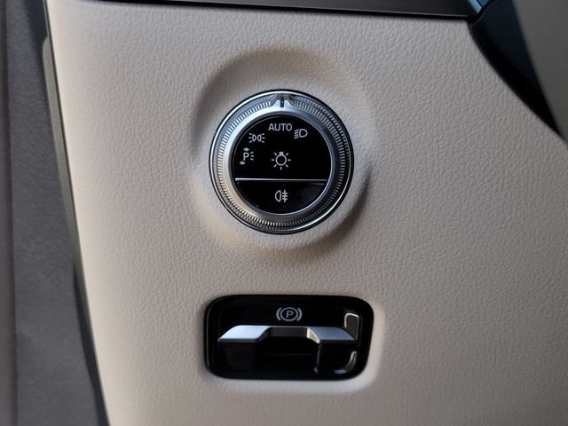 Used 2026 White Mercedes-Benz C 300 image 24