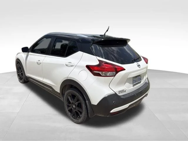 Used 2020 White Nissan SR image 6