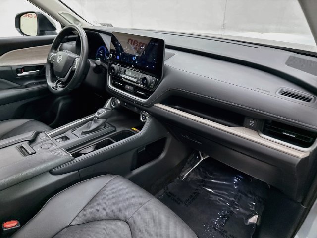 2025 Toyota Grand Highlander Limited - Photo 31