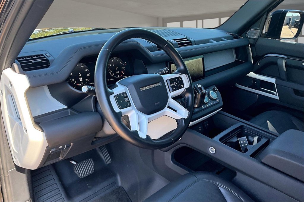 Used 2024 Black Land Rover S image 12