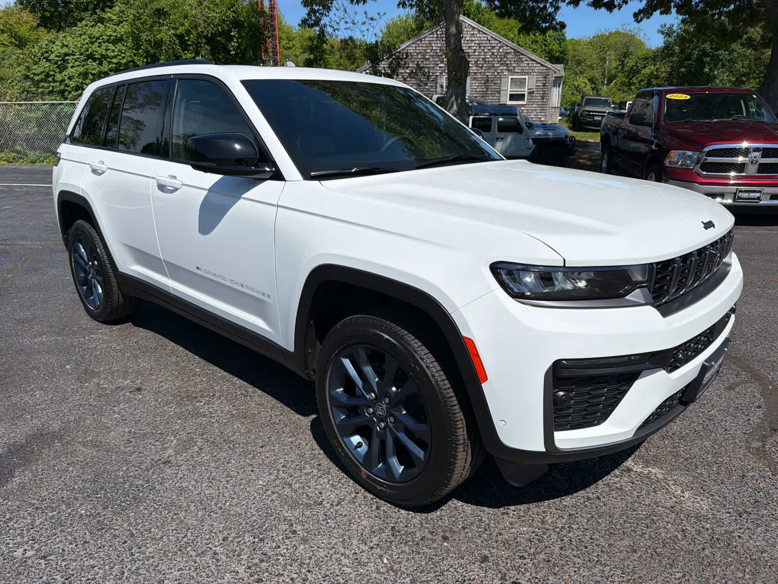 2026 Jeep Grand Cherokee 85th Anniversary Edition