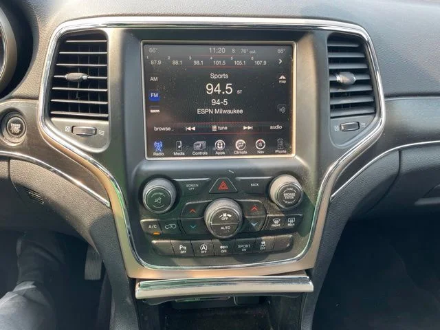 Used 2017 Crystal Metallic Jeep Limited image 15