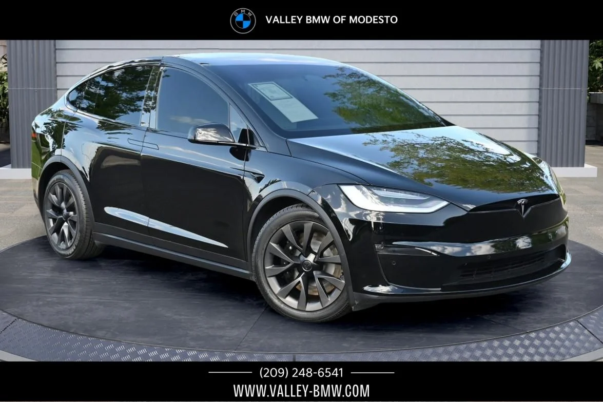2022 Tesla Model X Plaid's photo