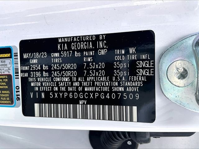 Used 2023 White Kia S image 34