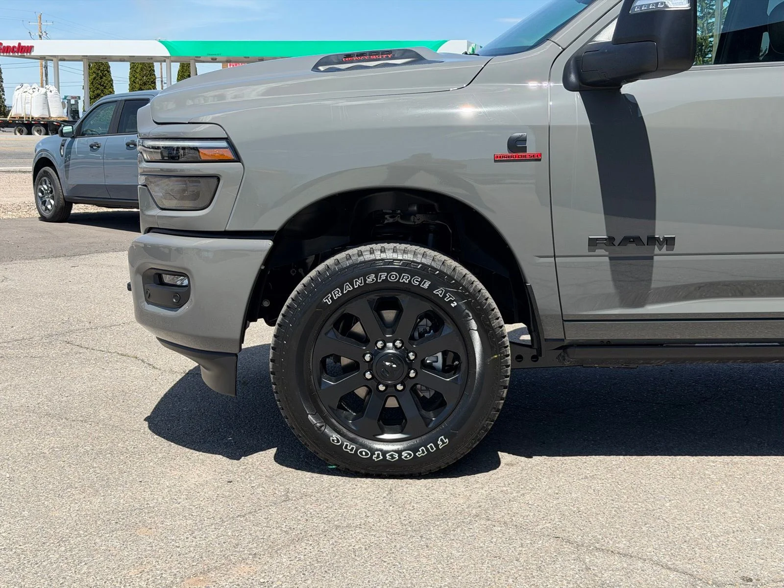New 2026 Ceramic Gray Clear-Coat Exterior Paint RAM Laramie image 11