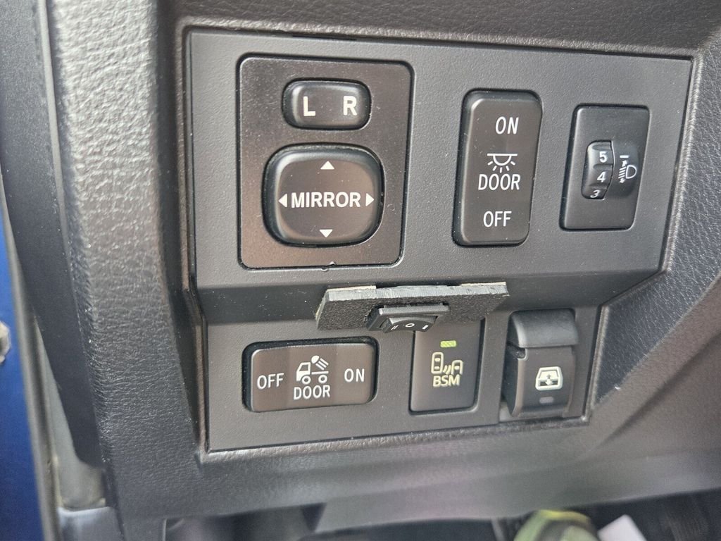 Used 2014 Blue Toyota Limited image 30