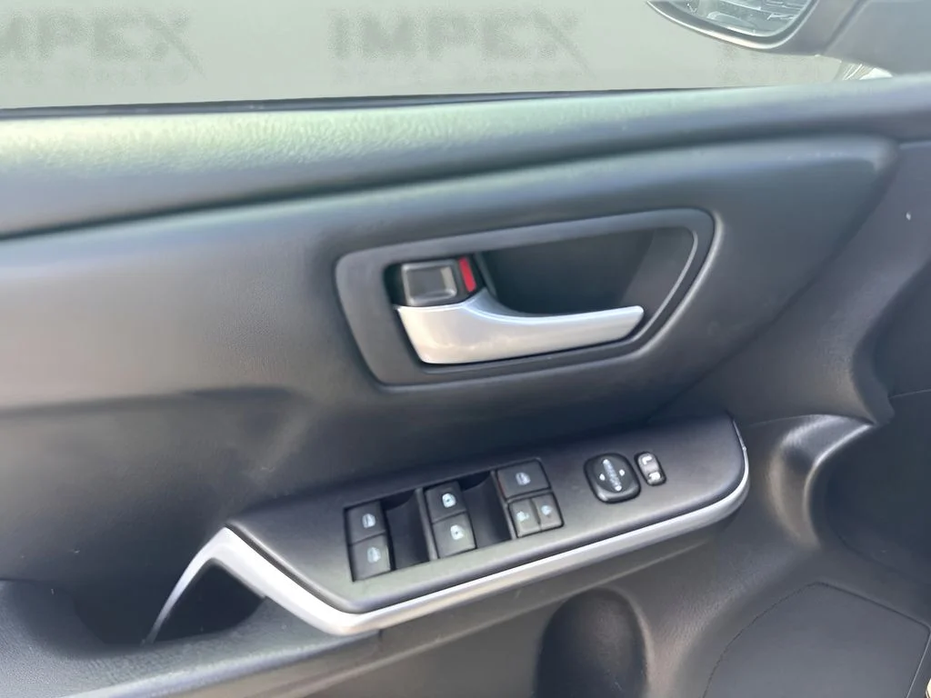 Used 2015 Gray Toyota SE image 14