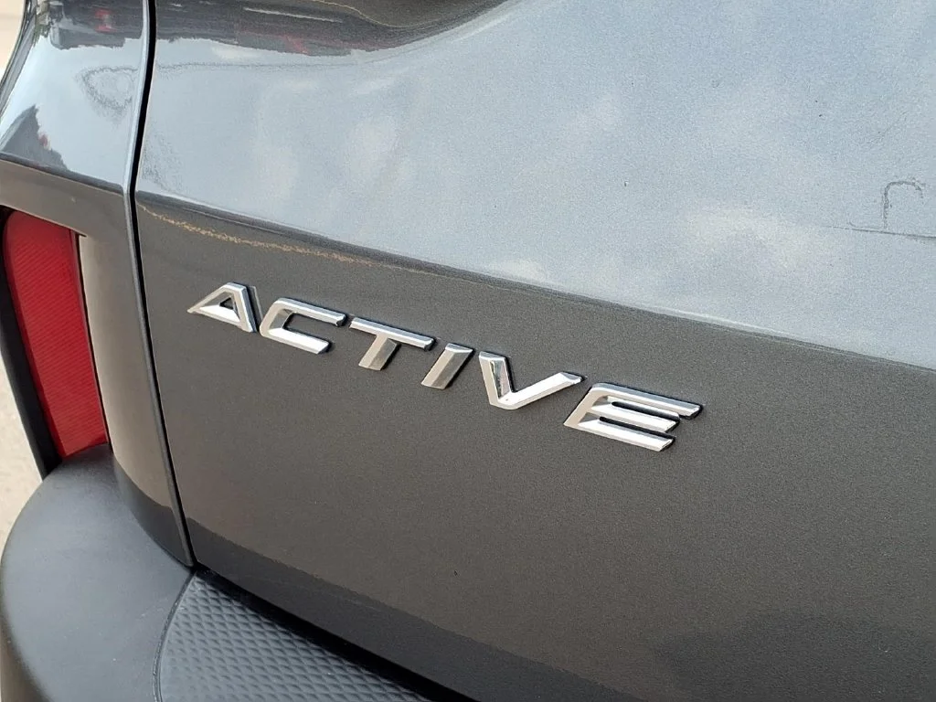 Used 2023 Gray Ford Active image 9