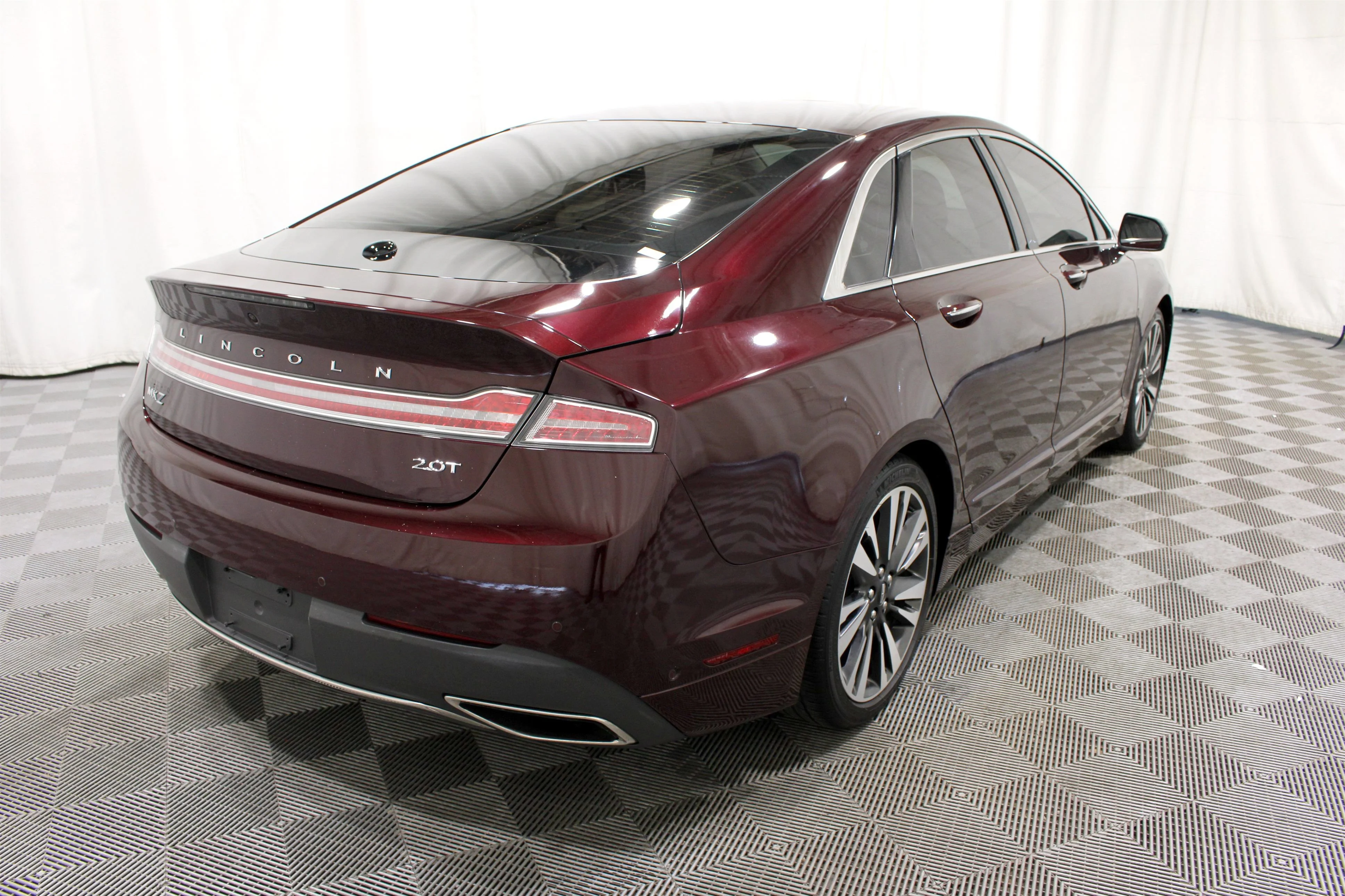 Used 2018 Burgundy Velvet Metallic Tinted Clearcoat Lincoln Select image 30