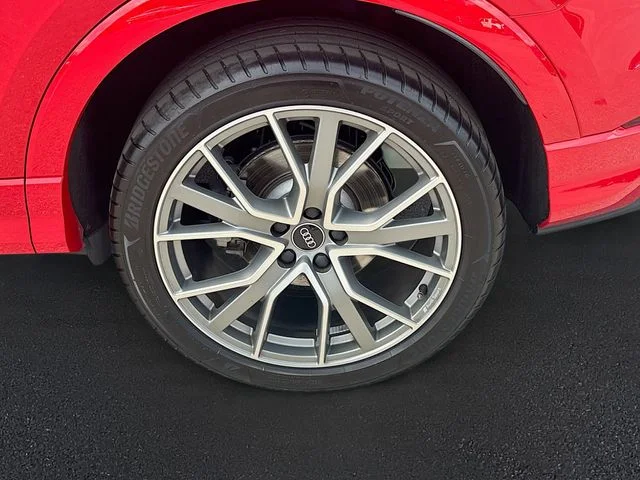 Used 2025  Audi Premium Plus image 32