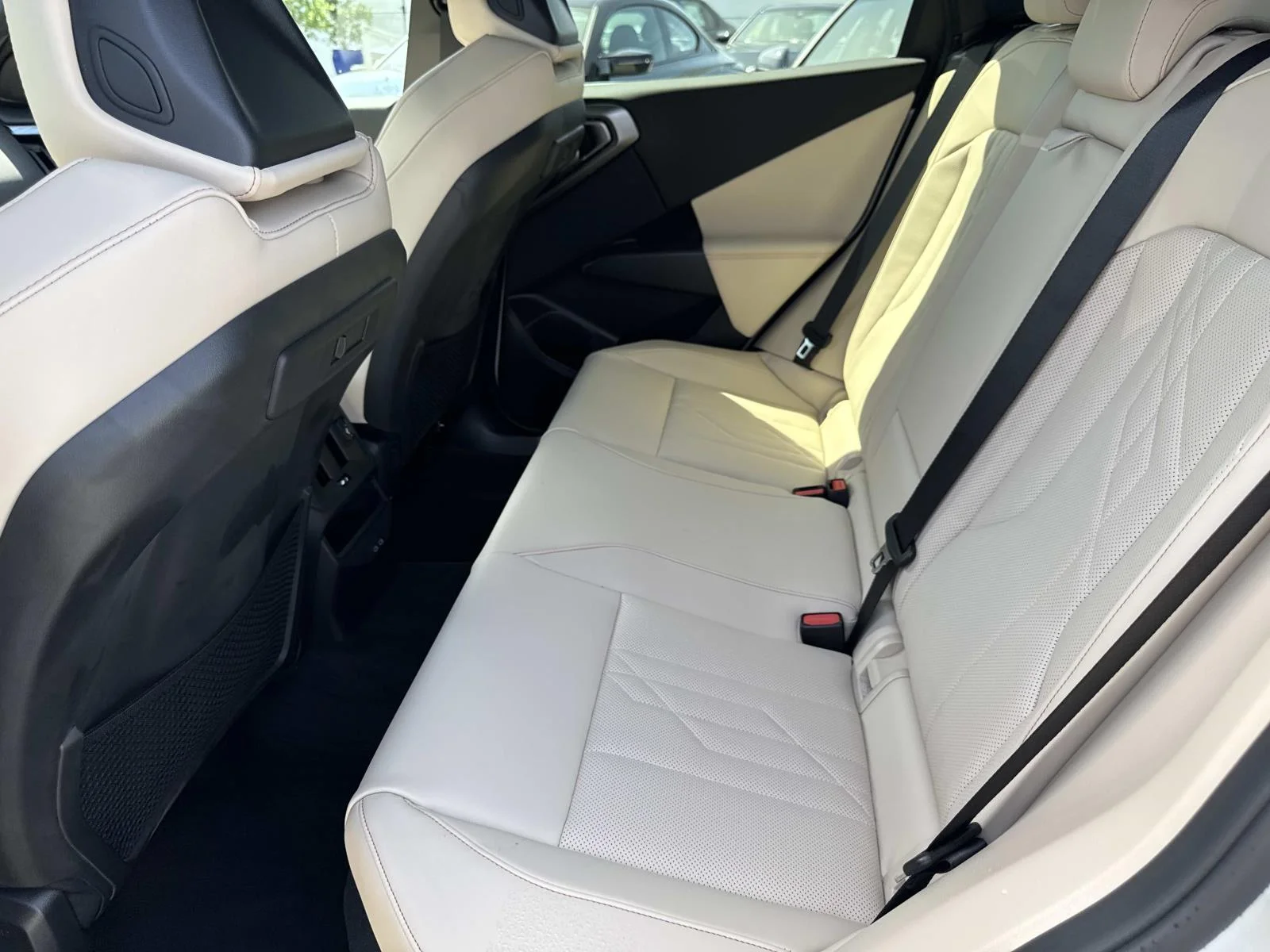 New 2026 Mineral White Metallic BMW 30 xDrive image 12