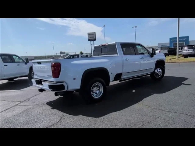 New 2026 Polar White Tricoat Chevrolet High Country DRW image 32