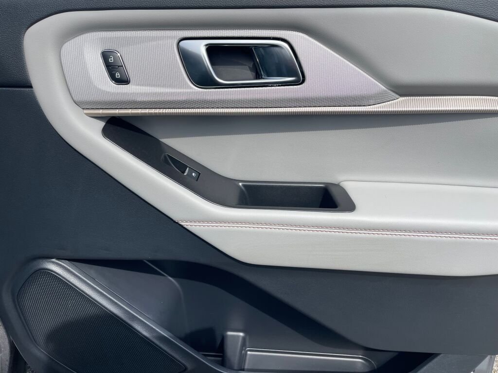 New 2026 Carbonized Gray Metallic Ford Active w/200A Pkg image 26