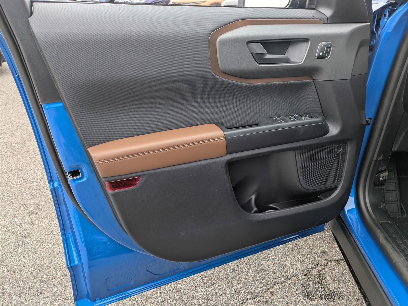 New 2025 Velocity Blue Metallic Ford Outer Banks® image 10