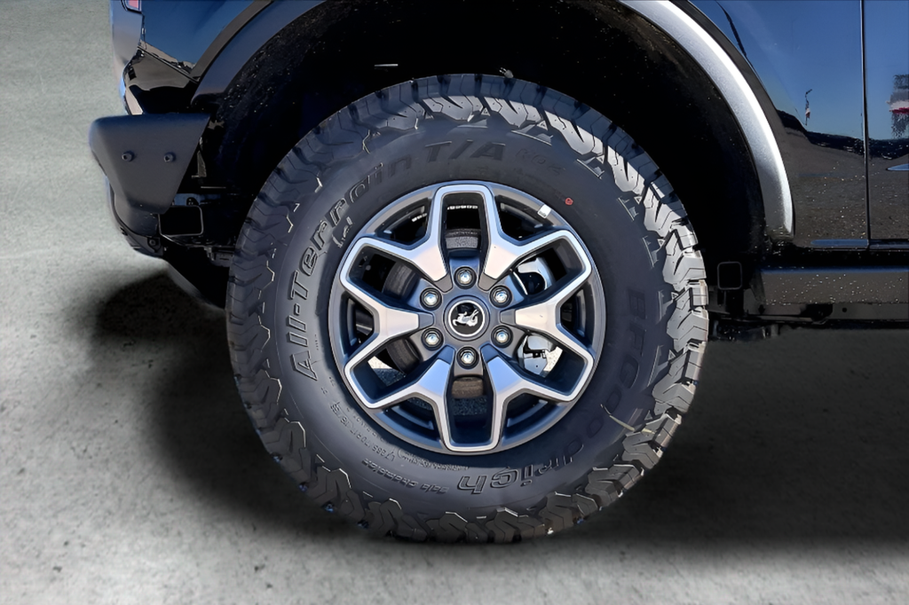 New 2025 Shadow Black Ford Badlands image 12