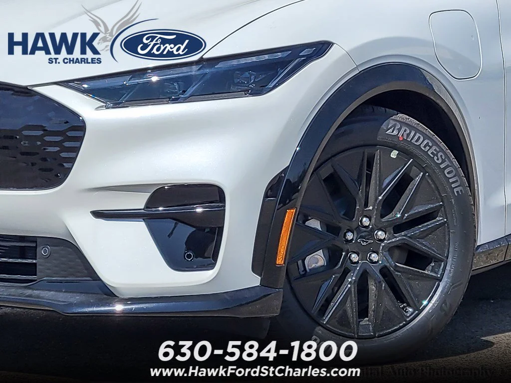 New 2026 Star White Metallic Tri-coat Ford Premium image 2