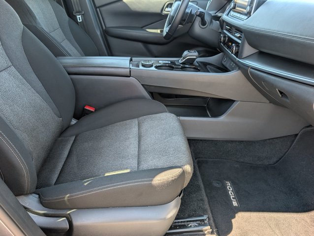 Used 2025 Gray Nissan SV image 27