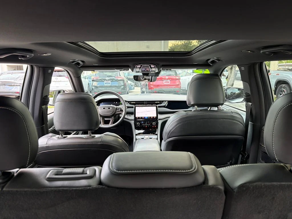 2023 Jeep Grand Cherokee Overland 4xe - Photo 35