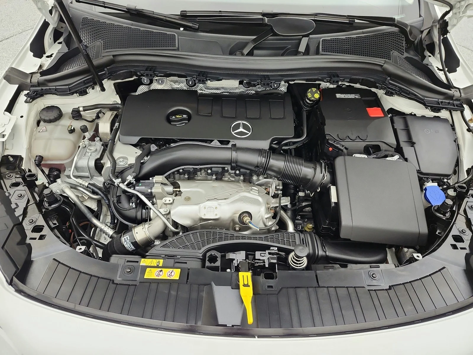 Certified Used 2023 Polar White Mercedes-Benz GLA 250 4MATIC® SUV image 16