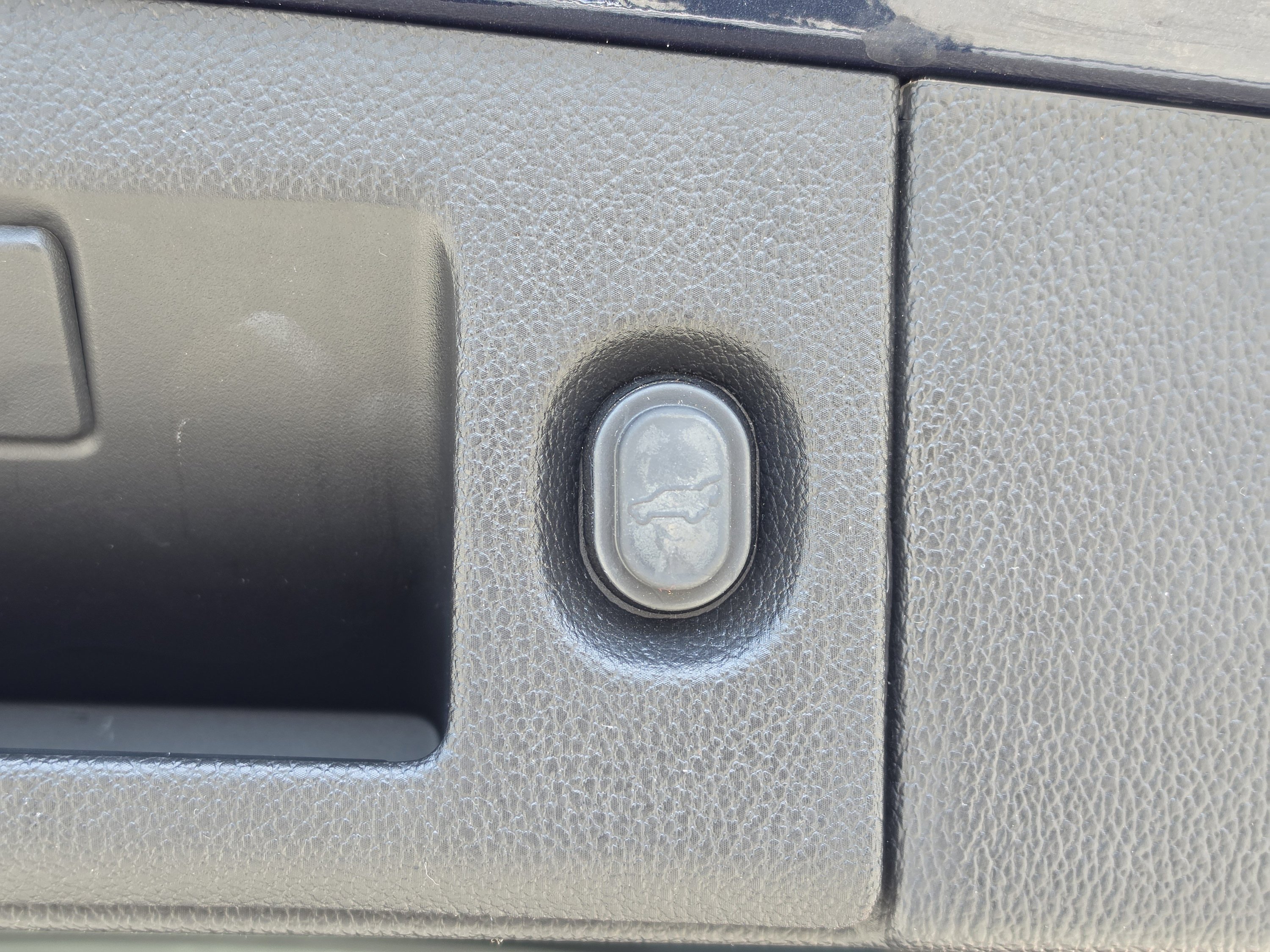Used 2020 Blue Velvet Metallic Chevrolet LT image 16
