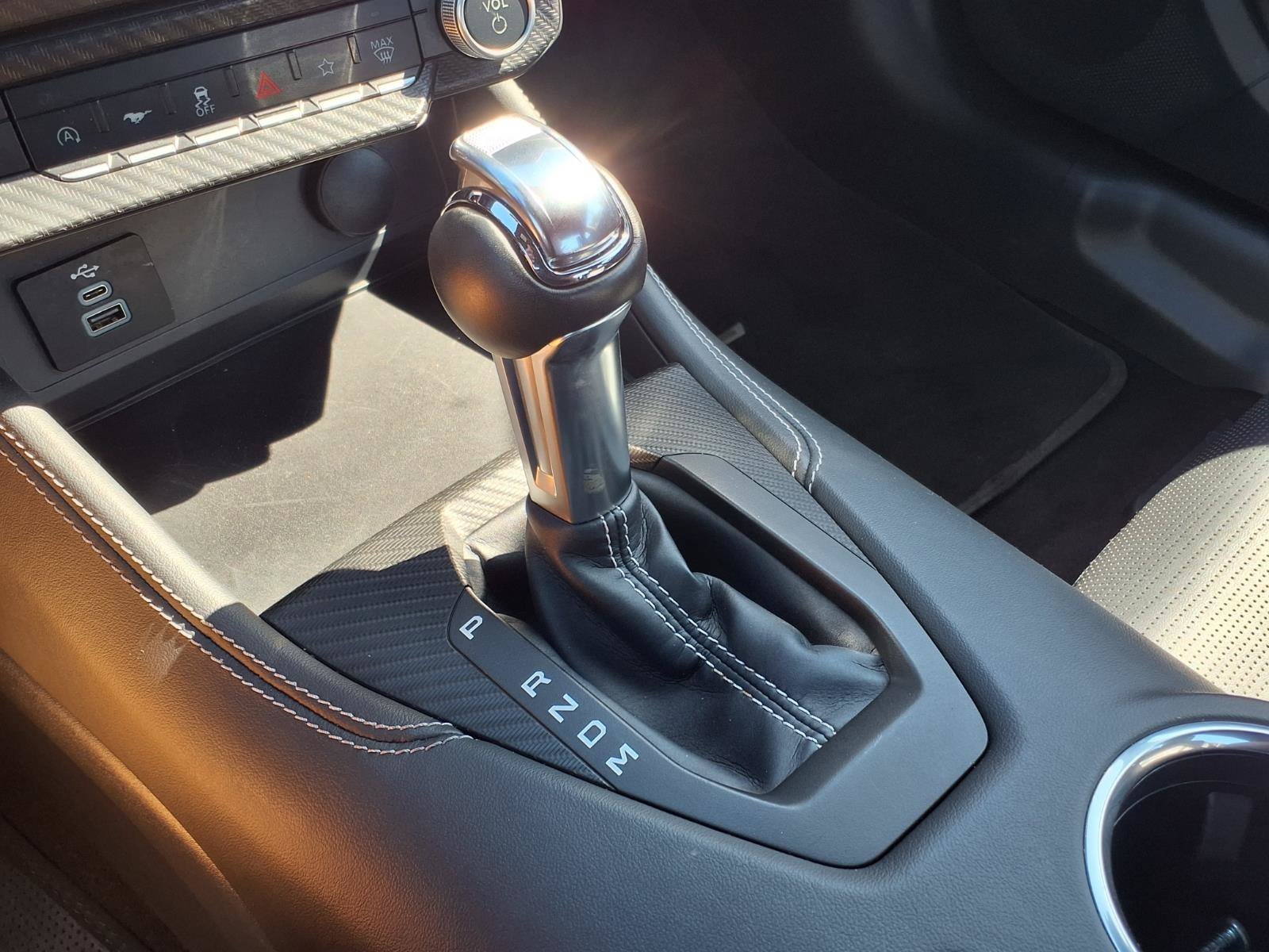 Used 2025 Iconic Silver Met Ford GT Premium image 18