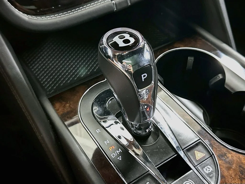 Used 2018  Bentley W12 image 18