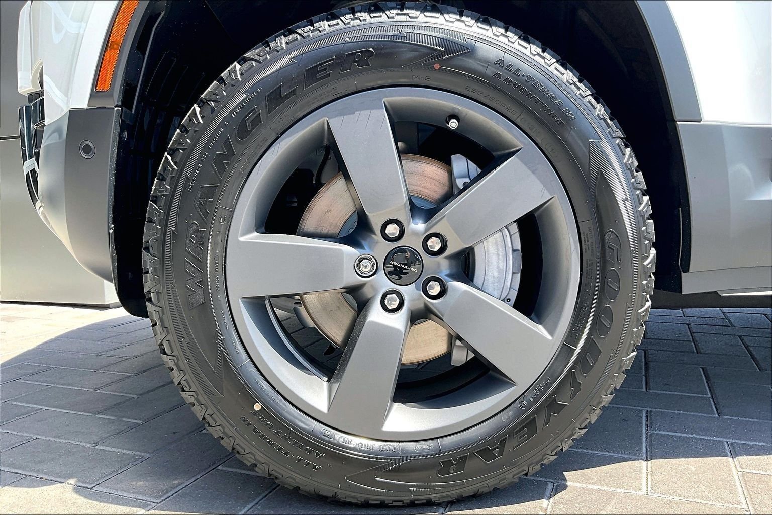 New 2026 Fuji White LAND ROVER S image 12