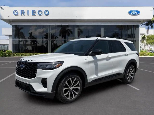 New 2026 Star White Metallic Tri-Coat Ford ST-Line image 15